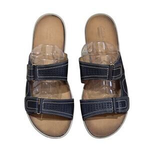 Clarks Leisa Black slip-on sandals size 9